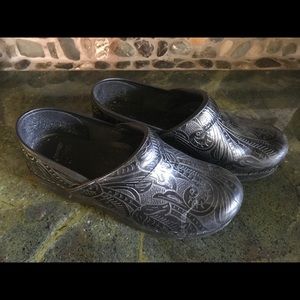 Dansko Black Embossed 9 / 39